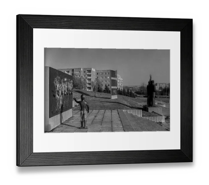 Framed Print : Germany, Berlin, 28 / 11 / 1991, Battle Group Monument