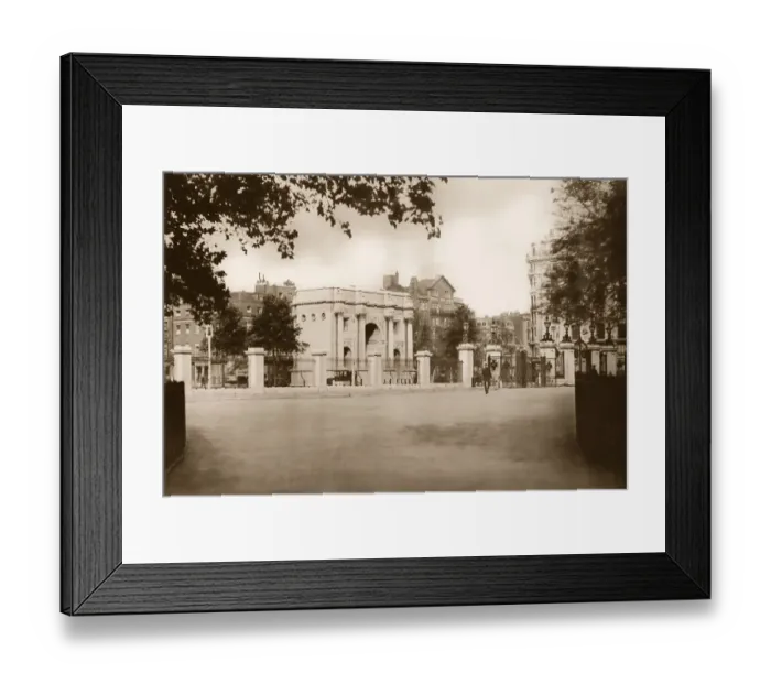 Framed Print : Marble Arch, triumphal arch in London, UK, ca 1920 Framed Print : Marble Arch, triumphal arch in London, UK, ca 1920