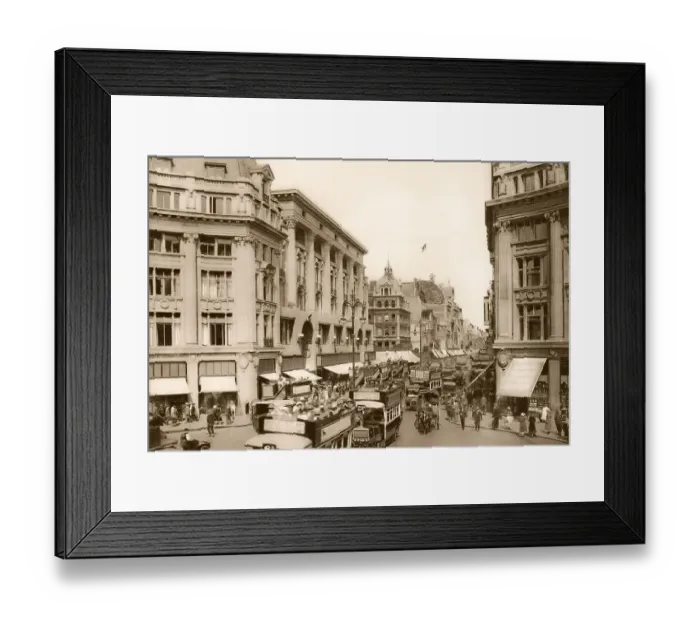 Framed Print : Oxford Street from Oxford Circus Framed Print : Oxford Street from Oxford Circus