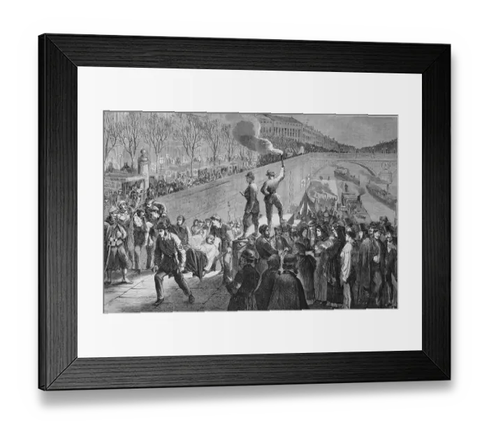 Framed Print : French wounded at the Quai de la Medisserie in Paris