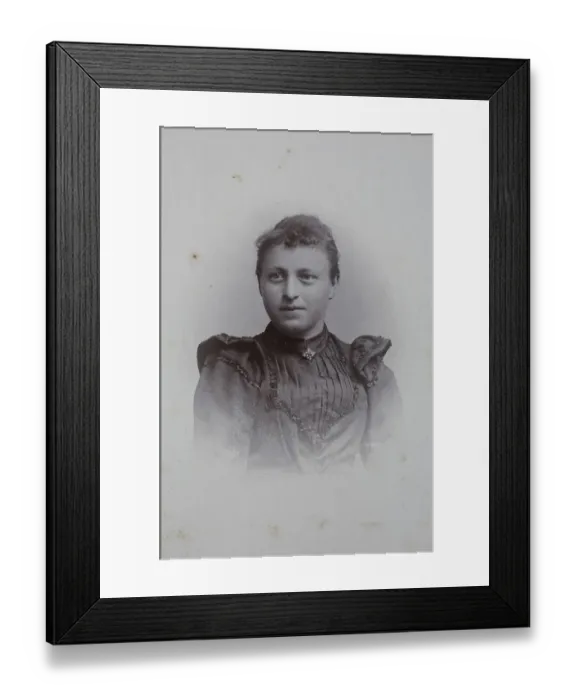 Framed Print : Woman, visit format, Carte de Visite