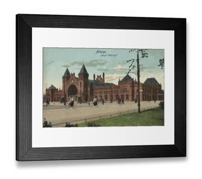 Framed Print : Altona railway station, Hamburg