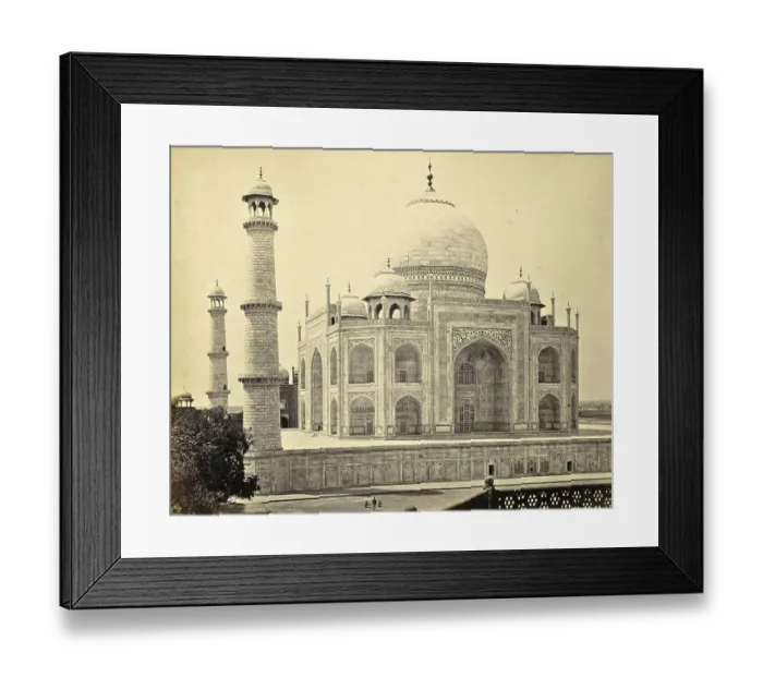 Framed Print : The Taj Mahal in Agra, seen from the side Framed Print : The Taj Mahal in Agra, seen from the side