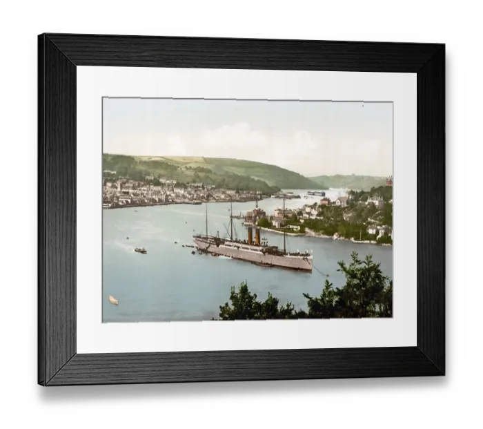 Framed Print : The RMS Dunottar Castle, a Royal Mail ship on the River Dart