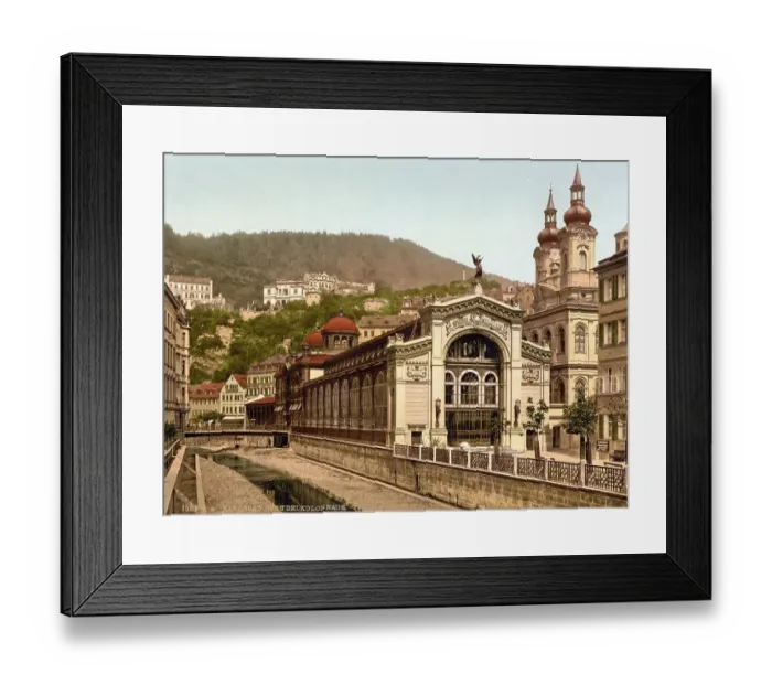 Framed Print : The Bubbling Fountain Colonnade