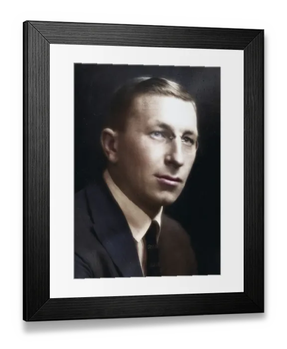 Framed Print : Sir Frederick Grant Banting (born 14 November 1891 in Alliston - died 21 February 1941 near Musgrave Harbour) Framed Print : Sir Frederick Grant Banting (born 14 November 1891 in Alliston - died 21 February 1941 near Musgrave Harbour)