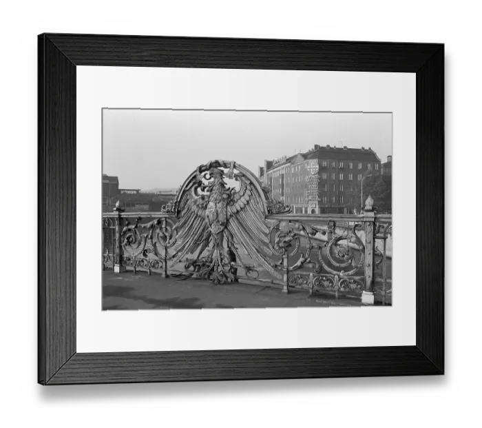 Framed Print : 08.10.1982, East Berlin, GDR, Weidendammer Bridge