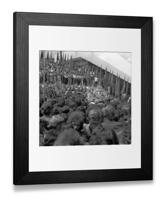 Framed Print : 02.06.1979, National Youth Festival of the GDR 1979, Young FDJ members at a concert by Dean Reed and Achim Mentzel (right at the microphone) at the Berlin television tower