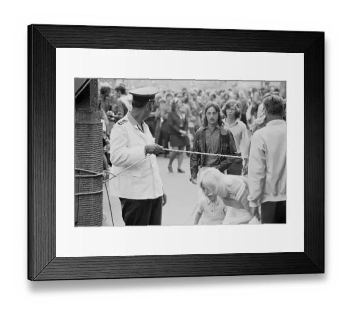 Framed Print : 01.05.1968 GDR, Rostock district, city of Rostock. A policeman in a white parade jacket lets a young woman and her child pass a barrier at the edge of the 1 May 1969 demonstration: Carsten Milbret small press team Rostock, GDR GDR Framed Print : 01.05.1968 GDR, Rostock district, city of Rostock. A policeman in a white parade jacket lets a young woman and her child pass a barrier at the edge of the 1 May 1969 demonstration: Carsten Milbret small press team Rostock, GDR GDR