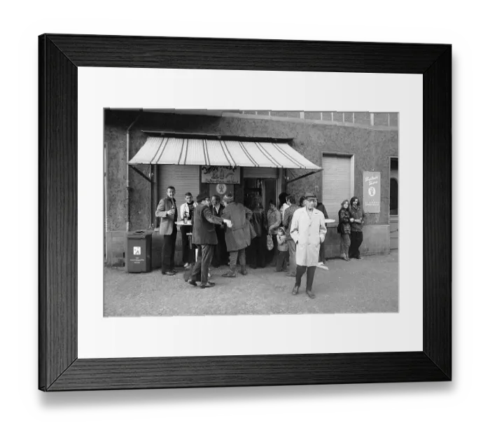 Framed Print : 17 November 1981, GDR, East Berlin, Prenzlauer Berg district, Dimitroffstrasse, scene in front of a snack bar with self-service and out-of-home sales East Berlin, Berlin-Prenzlauer Berg, GDR GDR Framed Print : 17 November 1981, GDR, East Berlin, Prenzlauer Berg district, Dimitroffstrasse, scene in front of a snack bar with self-service and out-of-home sales East Berlin, Berlin-Prenzlauer Berg, GDR GDR