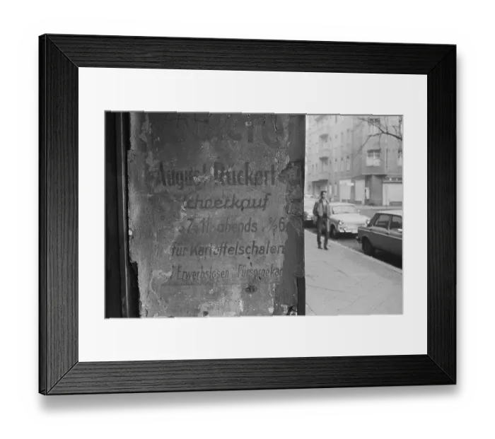 Framed Print : 07.12.1981, East Berlin, Prenzlauer Berg, Lychener Strasse, milk sale, purchase of potato peelings, historical inscription in a house entrance