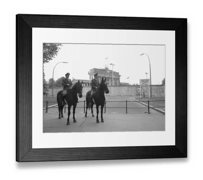 Framed Print : 20.11.1988, West Berlin, Strasse des 17. Juni, members of the equestrian squadron of the Berlin police on their horses, in the background the Wall and the Brandenburg Tor tor (GDR) West Berlin, Berlin-Tiergarten, Germany, Europe Framed Print : 20.11.1988, West Berlin, Strasse des 17. Juni, members of the equestrian squadron of the Berlin police on their horses, in the background the Wall and the Brandenburg Tor tor (GDR) West Berlin, Berlin-Tiergarten, Germany, Europe
