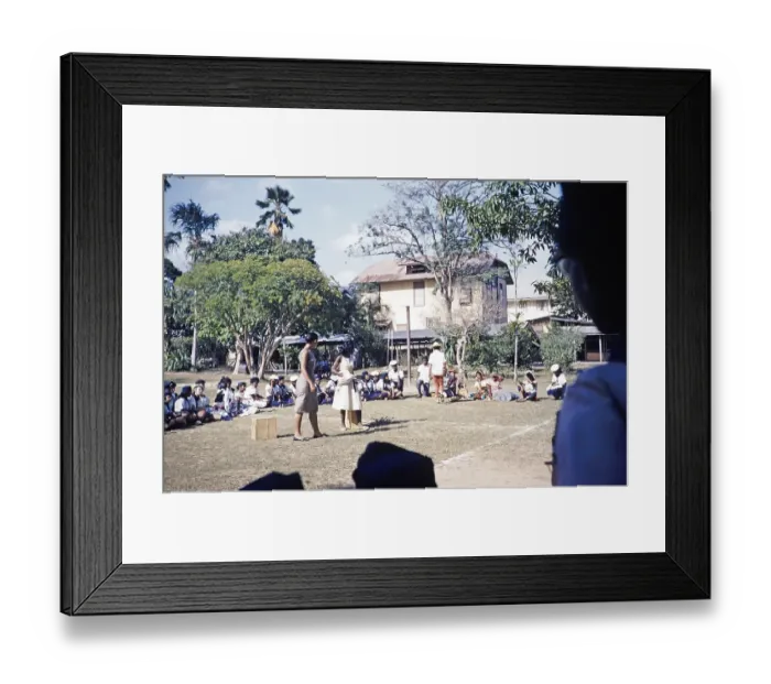 Framed Print : Untertitel: Ranger an der Bishop Anstey High School, Girl Guide Rangers besuchen Schule, Port of Spain, Trinidad um 1962