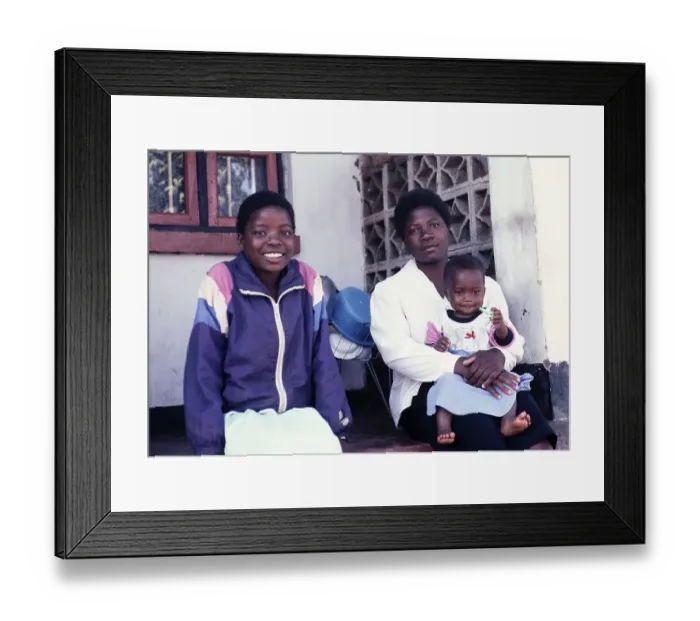 Framed Print : Woman and toddler sitting with teenage girl in front of a house, Malawi, Southern Africa, 1995, Africa Framed Print : Woman and toddler sitting with teenage girl in front of a house, Malawi, Southern Africa, 1995, Africa