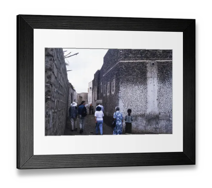Framed Print : Tourists explore the ancient city of Zebid, Zabid, Yemen 1998 UNESCO World Heritage Site Framed Print : Tourists explore the ancient city of Zebid, Zabid, Yemen 1998 UNESCO World Heritage Site