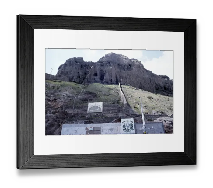 Framed Print : City of Aden, Yemen, 1998 Badge of the South Wales Borderers Army Regiment, Asia Framed Print : City of Aden, Yemen, 1998 Badge of the South Wales Borderers Army Regiment, Asia