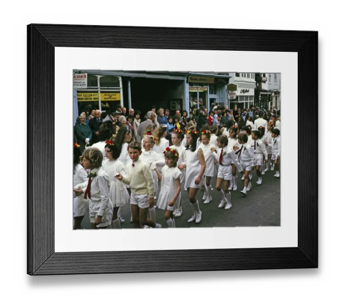 Framed Print : Flora Day, Pelztanz, Prozessionstanz fuer Kinder, Helston, Cornwall, England, UK 1973 Framed Print : Flora Day, Pelztanz, Prozessionstanz fuer Kinder, Helston, Cornwall, England, UK 1973