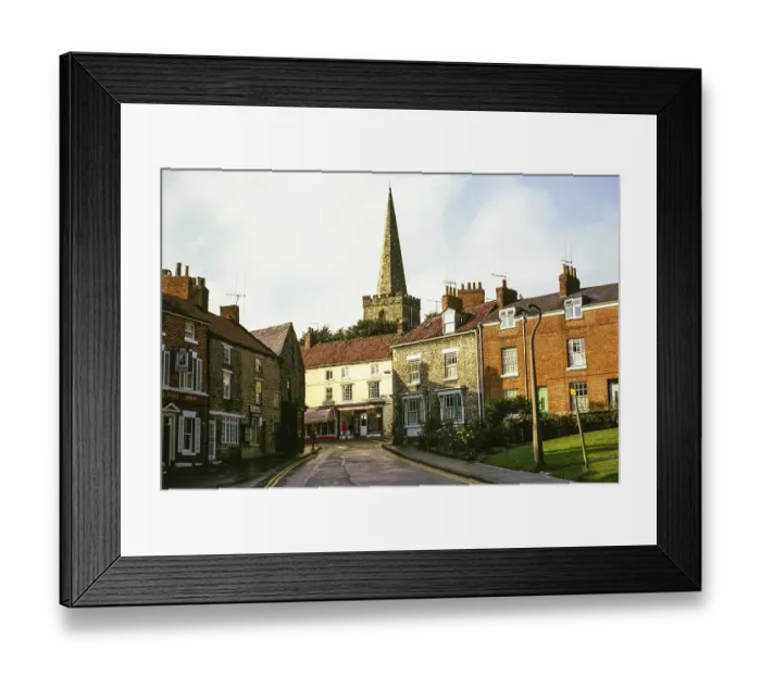 Framed Print : Historische Gebaeude im Stadtzentrum, Smiddy Hill, Pickering, North Yorkshire, England, UK 2 September 1974
