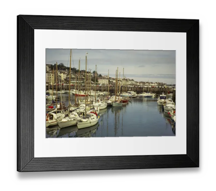 Framed Print : Boote am Liegeplatz im Hafen, St. Peter Port, Guernsey, Kanalinseln, Grossbritannien, Juni 1974, Europe