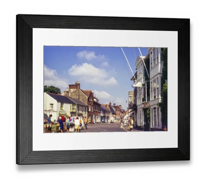 Framed Print : Swan Hotel Strasse Marktzentrum, Southwold, Suffolk, England, UK Juli 1971 Framed Print : Swan Hotel Strasse Marktzentrum, Southwold, Suffolk, England, UK Juli 1971