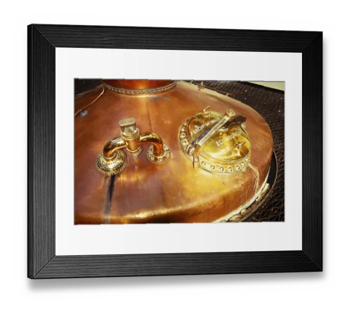 Framed Print : Copper whisky still, manufactured by Archibald McMillan in Edinburgh, Scotland, United Kingdom in 1974