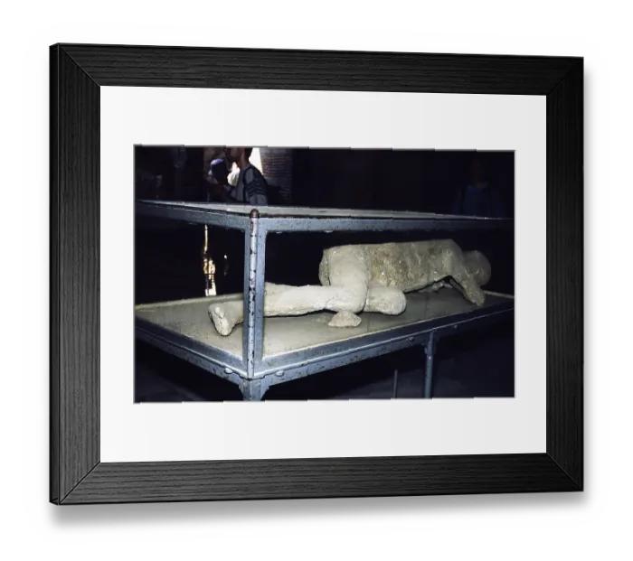 Framed Print : Plaster cast of a corpse in the archaeological site of Roman Pompeii, Italy 1999