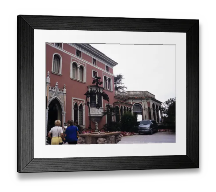 Framed Print : A visit to Villa Ephrussi de Rothschild, villa Ile-de-France, Saint-Jean-Cap-Ferrat, French Riviera, France in 1999 Framed Print : A visit to Villa Ephrussi de Rothschild, villa Ile-de-France, Saint-Jean-Cap-Ferrat, French Riviera, France in 1999