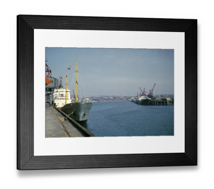 Framed Print : Schiffe im Hafen von St. Helier, Jersey, Kanalinseln, 1964, Europe Framed Print : Schiffe im Hafen von St. Helier, Jersey, Kanalinseln, 1964, Europe