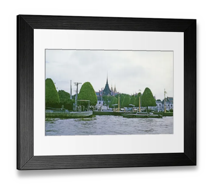Framed Print : Anlegestelle fuer Boote und buddhistischer Tempel des Smaragdbuddhas oder Wat Phra Kaew, Fluss Chao Phraya, Bangkok, Thailand, 1964, Asia