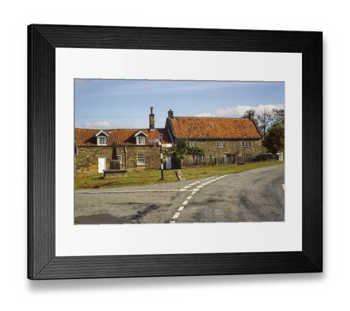 Framed Print : Wegweiser an einer Strassenkreuzung, Goathland, North Yorkshire, England, UK 10 September 1976