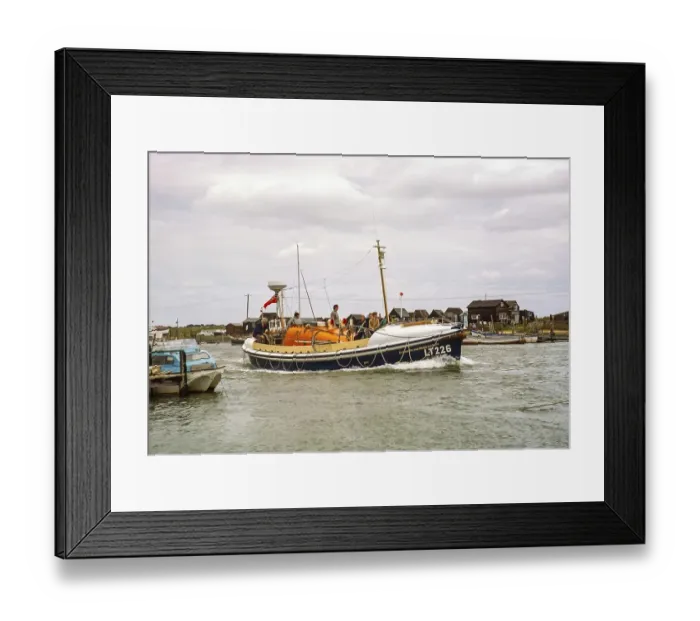Framed Print : LT226 Boot von Elizabeth und Marie Spencer, Fluss Blyth, Southwold Walberswick, Suffolk, England, UK