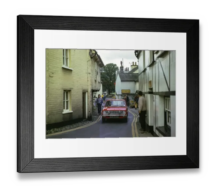 Framed Print : Enge Strasse im Dorf Hawkshead, Cumbria, England, UK September 1973 Framed Print : Enge Strasse im Dorf Hawkshead, Cumbria, England, UK September 1973