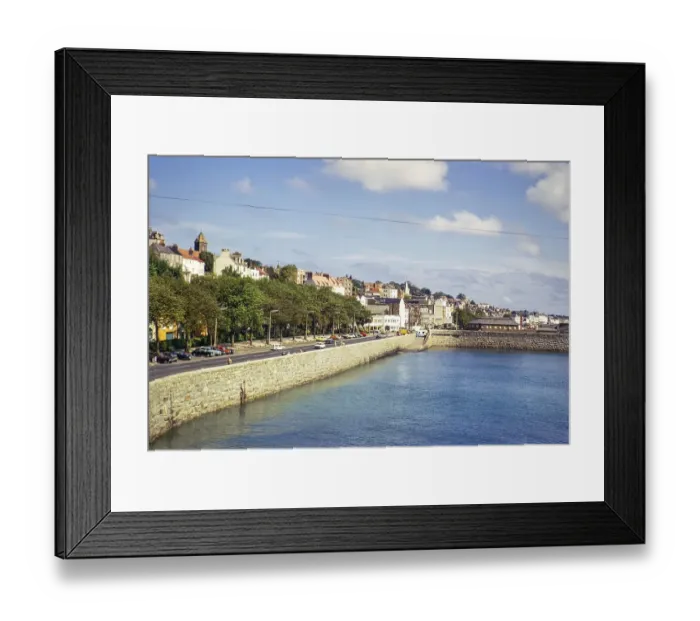 Framed Print : Strandpromenade und Stadt Peter Port, Guernsey, Kanalinseln, Grossbritannien, Juni 1974, Europe Framed Print : Strandpromenade und Stadt Peter Port, Guernsey, Kanalinseln, Grossbritannien, Juni 1974, Europe