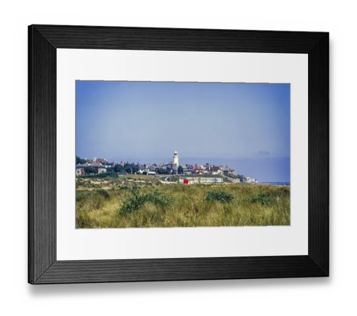 Framed Print : Blick ueber die Suempfe zum Leuchtturm und zur Stadt, Southwold, Suffolk, England, UK Juli 1971 Framed Print : Blick ueber die Suempfe zum Leuchtturm und zur Stadt, Southwold, Suffolk, England, UK Juli 1971