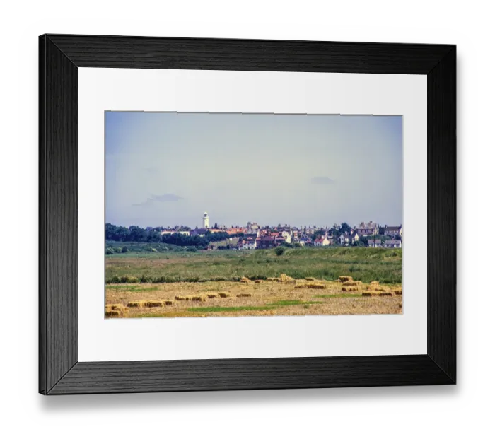 Framed Print : Blick ueber die Suempfe zum Leuchtturm und zur Stadt, Southwold, Suffolk, England, UK Juli 1971 Framed Print : Blick ueber die Suempfe zum Leuchtturm und zur Stadt, Southwold, Suffolk, England, UK Juli 1971