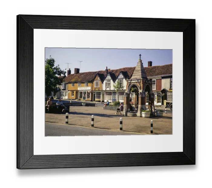 Framed Print : Historische Gebaeude auf dem Market Hill, Woodbridge, Suffolk, Juli 1972