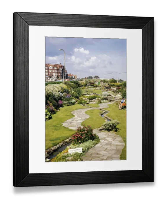 Framed Print : Cliftonville Hotel und Vergnuegungsgaerten in Cromer, Norfolk, England, UK, 1969