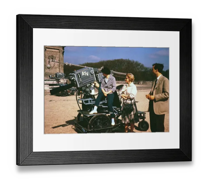 Framed Print : ATV-Aussenuebertragung ITV-Kamerateam, Frankreich, Anfang der 1960er Jahre