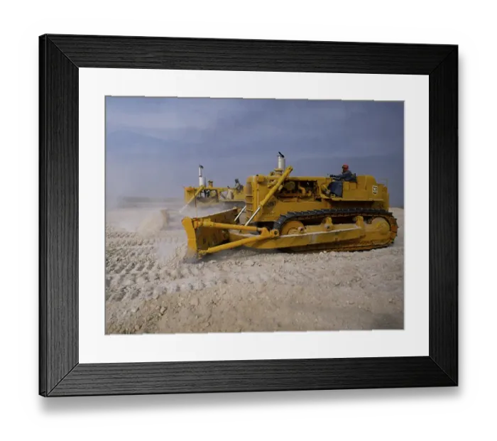 Framed Print : Oil industry in the Ras Tanura area, Saudi Arabia, D6H Tracked bulldozer in desert construction 1979, Asia Framed Print : Oil industry in the Ras Tanura area, Saudi Arabia, D6H Tracked bulldozer in desert construction 1979, Asia