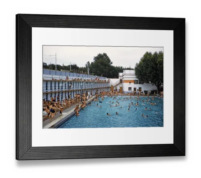 Framed Print : Crowded outdoor swimming pool, Madrid, Spain 1959