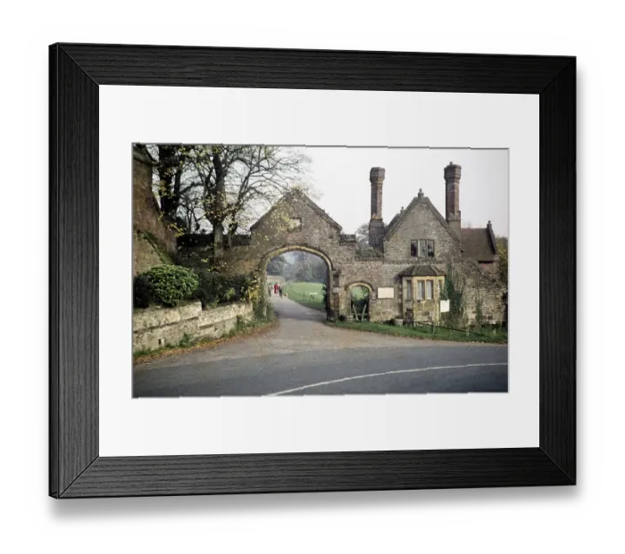 Framed Print : Historic building The Gatehouse, Penshurst Castle, Penshurst, Kent, England, UK, November 1958