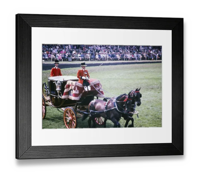 Framed Print : The Queen's Horse and Carriage, Exhibition of the Royal Agricultural Society of England, The Royal Show, Stoneleigh, Warwickshire, England, UK 1967