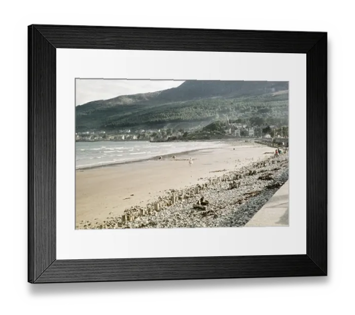 Framed Print : View of the sandy beach of the seaside resort of Newcastle, County Down, Northern Ireland, late 1950s, around 1960 Framed Print : View of the sandy beach of the seaside resort of Newcastle, County Down, Northern Ireland, late 1950s, around 1960