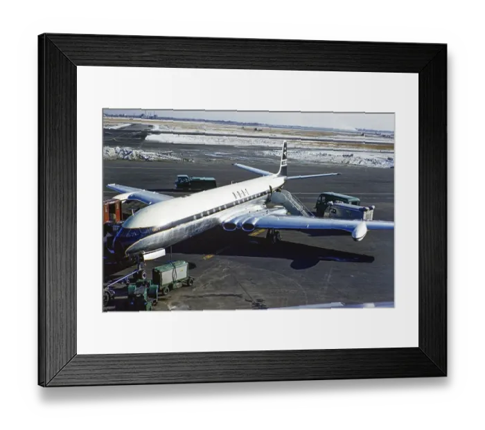 Framed Print : BOAC British Overseas Airways Corporation, De Havilland 106 Comet 4 jet aircraft, G APDG, early 1960s