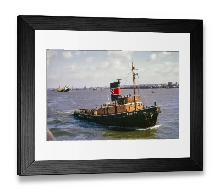 Framed Print : Schlepper Wasserhahn, Themse, London, England, UK 1971 Framed Print : Schlepper Wasserhahn, Themse, London, England, UK 1971