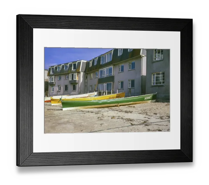 Framed Print : Gigs Boote am Stadtstrand, Hugh Town, Scilly Inseln, Isles of Scilly, Corwnall England, Uk 1975