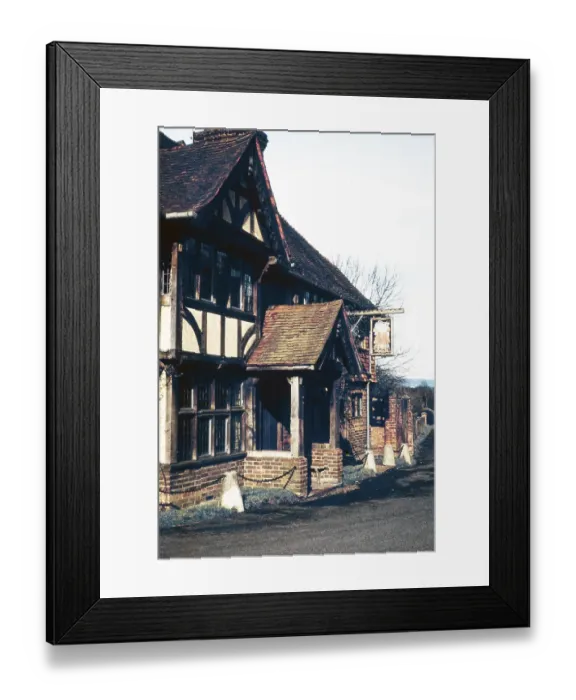 Framed Print : Historic building King Henry 8th Pub Hotel, Hever, Kent, England, UK 1960