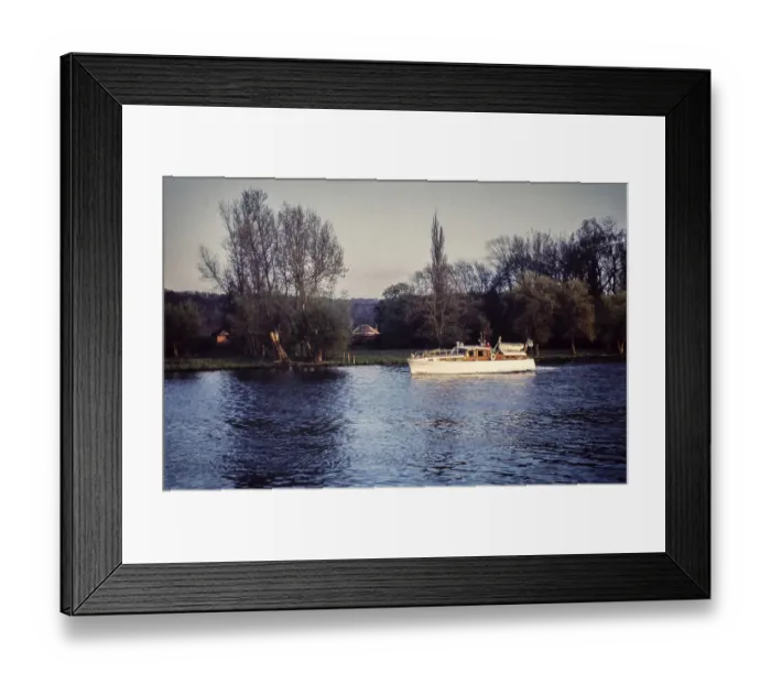 Framed Print : Sailing cruise ship on the Thames, Marlow, Buckinghamshire, England, UK 17 April 1960 Framed Print : Sailing cruise ship on the Thames, Marlow, Buckinghamshire, England, UK 17 April 1960