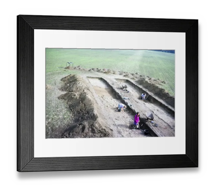 Framed Print : Archaeological excavation of a Neolithic causewayed enclosure, Great Wilbrahim, Cambridgeshire, England, UK 1976