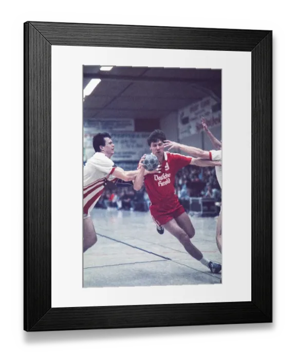 Framed Print : Andrei Alexeyevich Tyumentsev (red), handball, European Champion Clubs Cup, TUSEM Essen (white), SKA Minsk (USSR), 28 April 1990, Germany, Europe